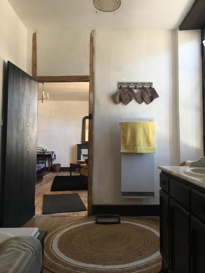 Chambre Sdb Privee Townhouse 26 Chambres D'Hotes Civray Civray  Exterior photo